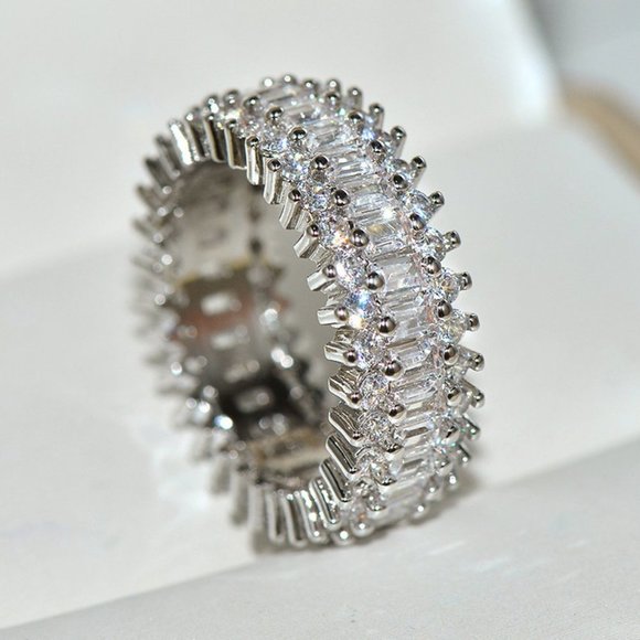 *NEW 18K Gold Baguette&Round Diamond Eternity Ring - Picture 4 of 7